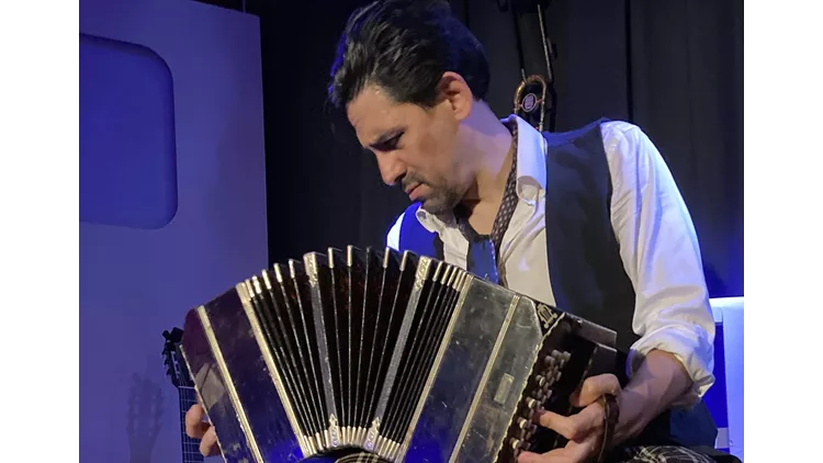 Μάριος Στρόφαλης και Roman Gomez: Δυο μαέστροι του nuevo tango συνομιλούν